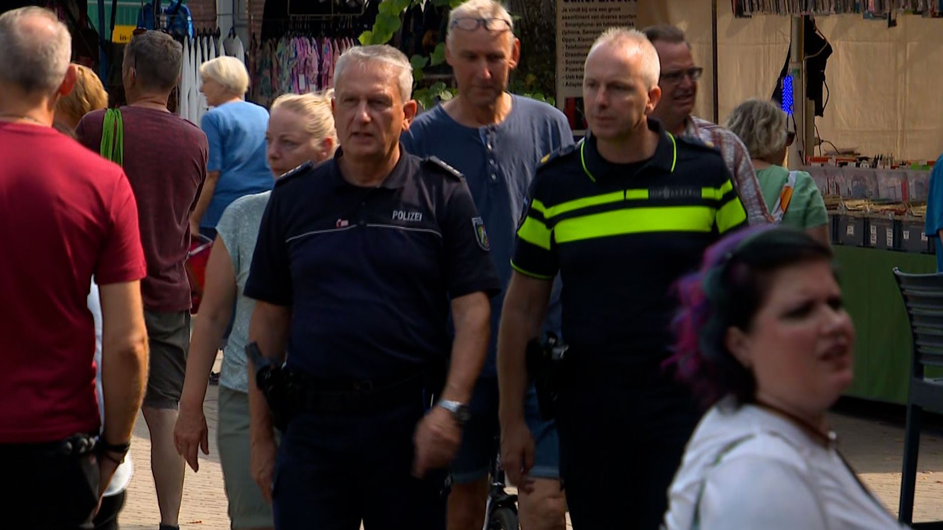 Nederlandse politie en Duitse 'polizei'.