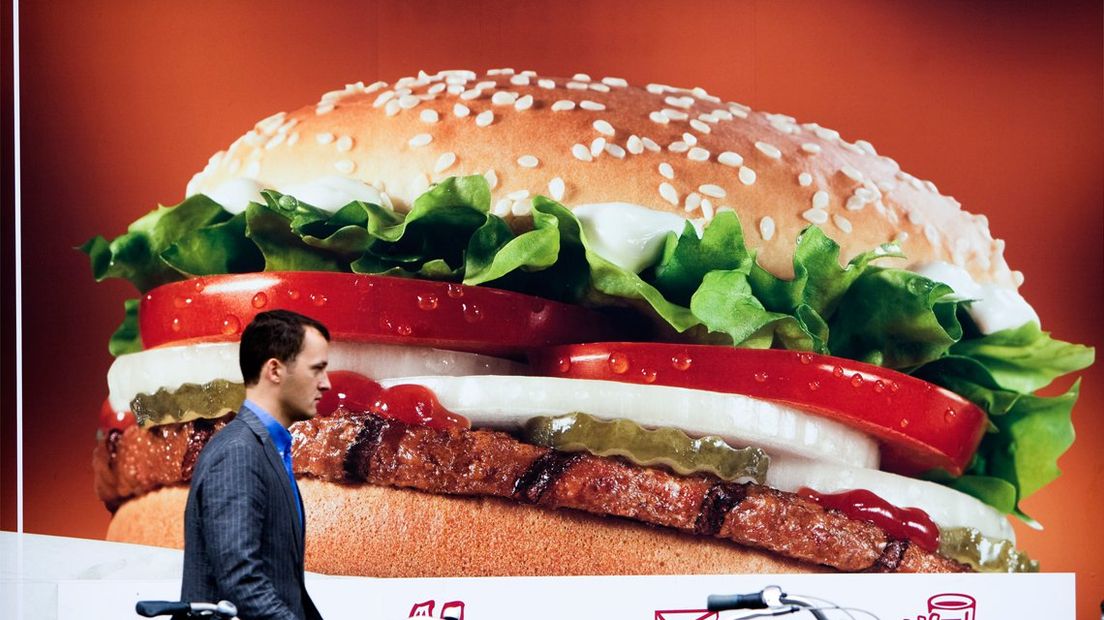 Een reclame van Burger King in Den Haag.