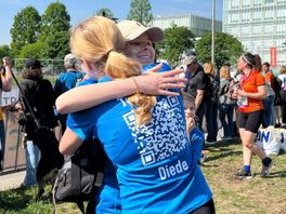 Vriendinnen zamelen geld in met deelname marathon voor zieke Evy (17): 'Ze is mijn beste vriendin'