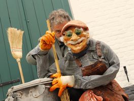 Poppen en gele paraplu's nemen Meppel weer over: Puppet International barst los