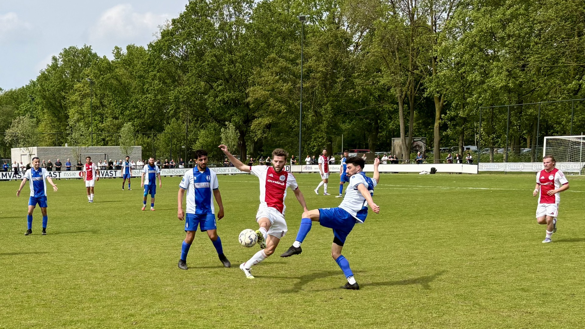 Elinkwijk weert zich kranig maar bekerstunt blijft uit tegen Ajax: 'Trots en teleurgesteld'