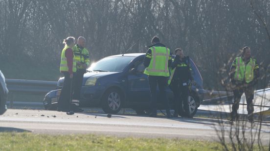 Gewonde bij kop-staartbotsing op A32 bij Meppel. Gewonde bij kop-staartbotsing op A32 bij Meppel.
