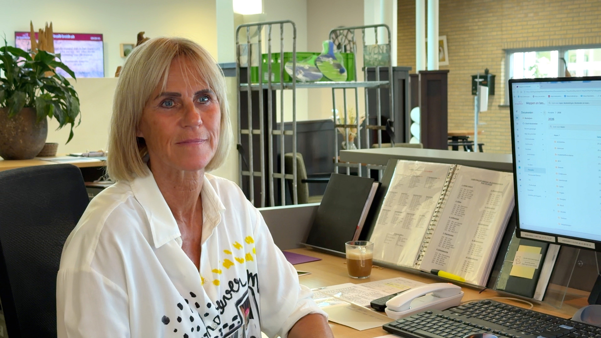 Dit ziet receptionist Mieke - al 37 jaar - allemaal voorbij komen in het verzorgingshuis