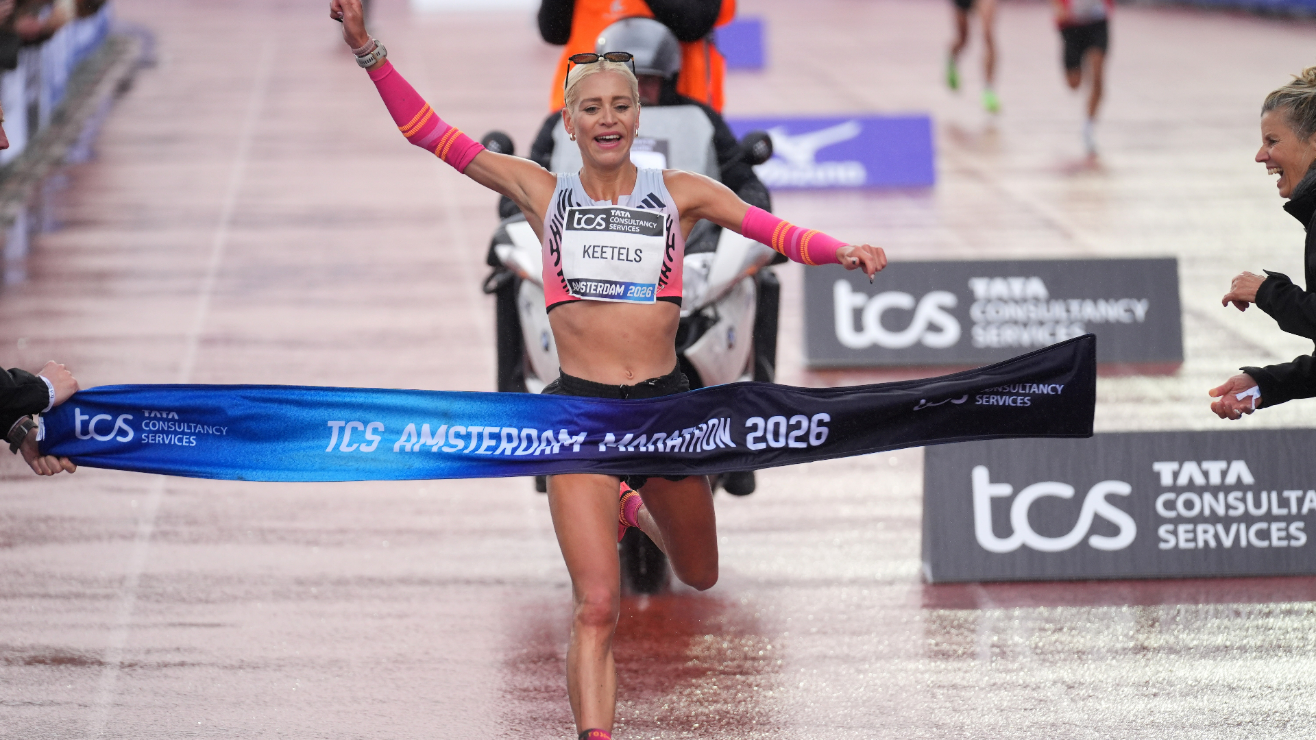 Stijve benen en extra boterhammen voor Utrechtse Mikky Keetels na snelle marathon