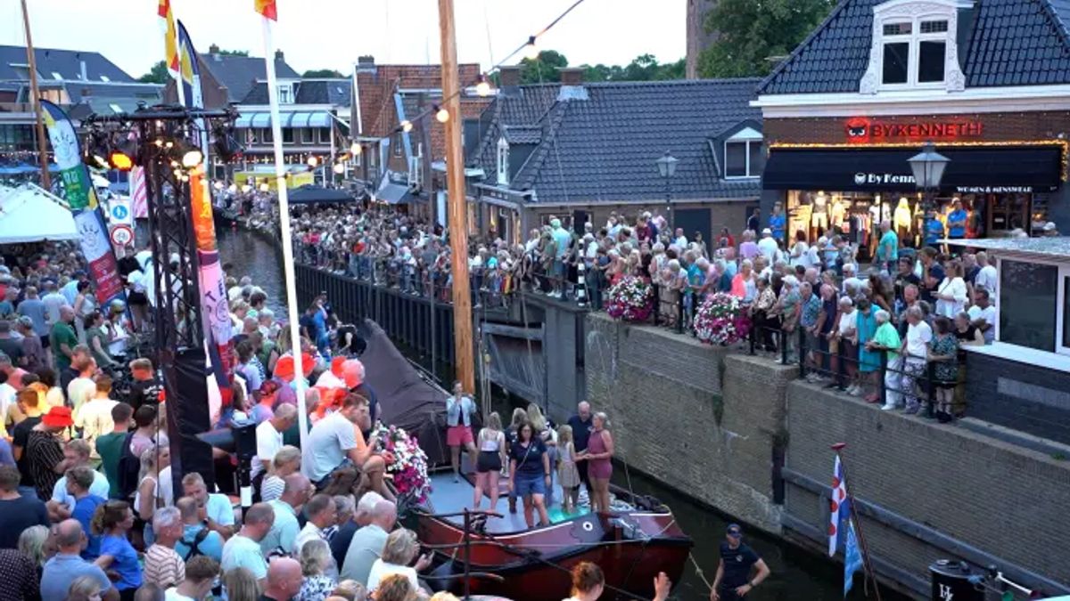 Lemsterwike groeit uit tot feestelijke skûtsjetraditie: 