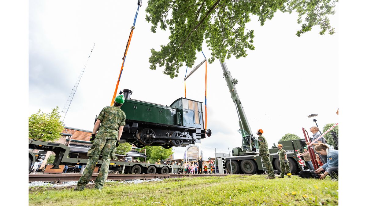 Oude locomotief die gebruikt werd voor D-Day is terug in Noordwolde