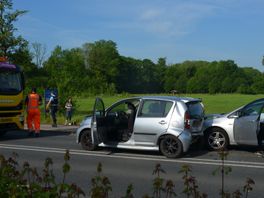 112-nijs: Trije auto's botst op Troelstrawei yn Ljouwert