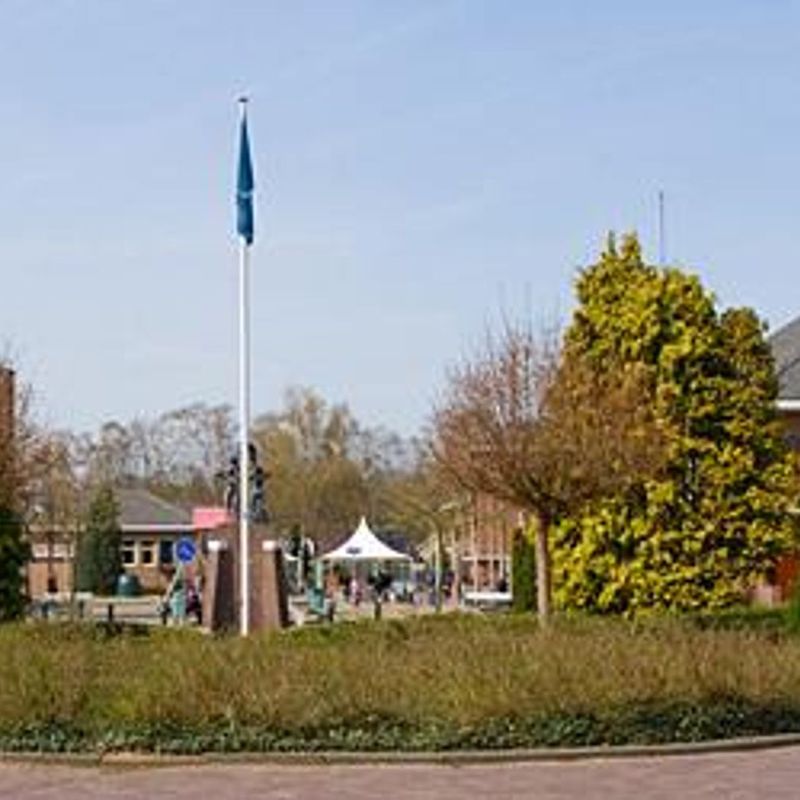 Deventer wil statushouders huisvesten op terrein van azc in Schalkhaar ...