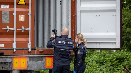 Container met luxe Michael Kors-tassen geplunderd, schade 250.000 euro