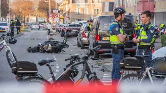 Motorrijder gewond bij ongeluk in Utrecht | Twee personen opgepakt bij steekincident. Motorrijder gewond bij ongeluk in Utrecht | Twee personen opgepakt bij steekincident.