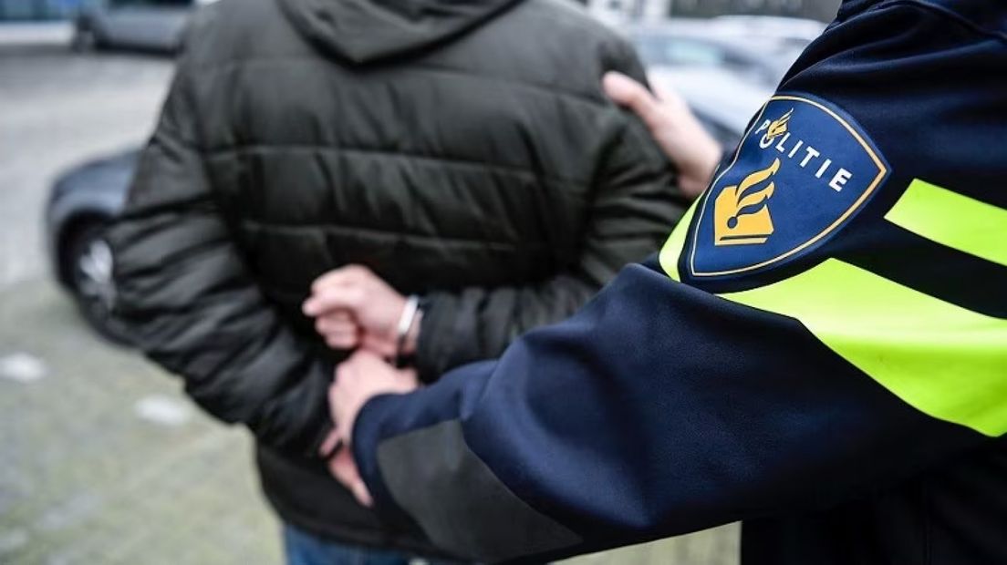 Ter voorbeeld, aanhouding politie