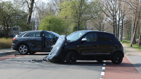 Weg geblokkeerd na ongeval Deventer. Weg geblokkeerd na ongeval Deventer.