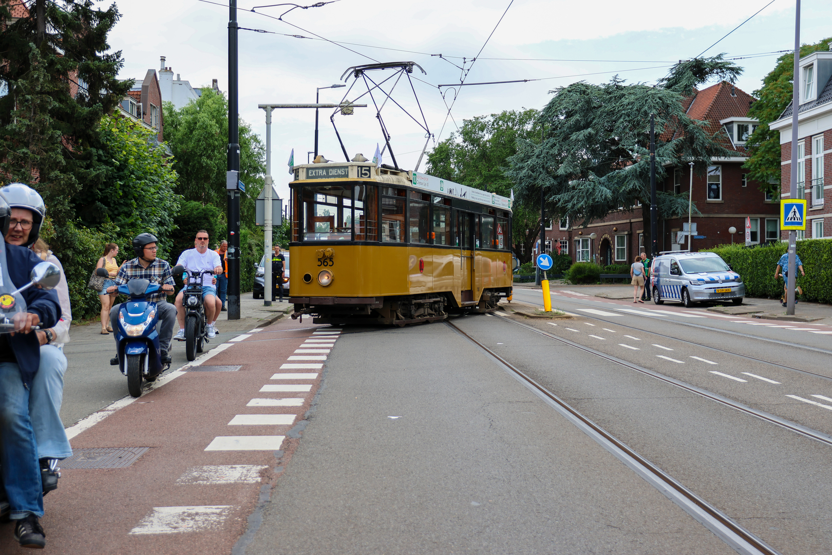 De ontspoorde tram.