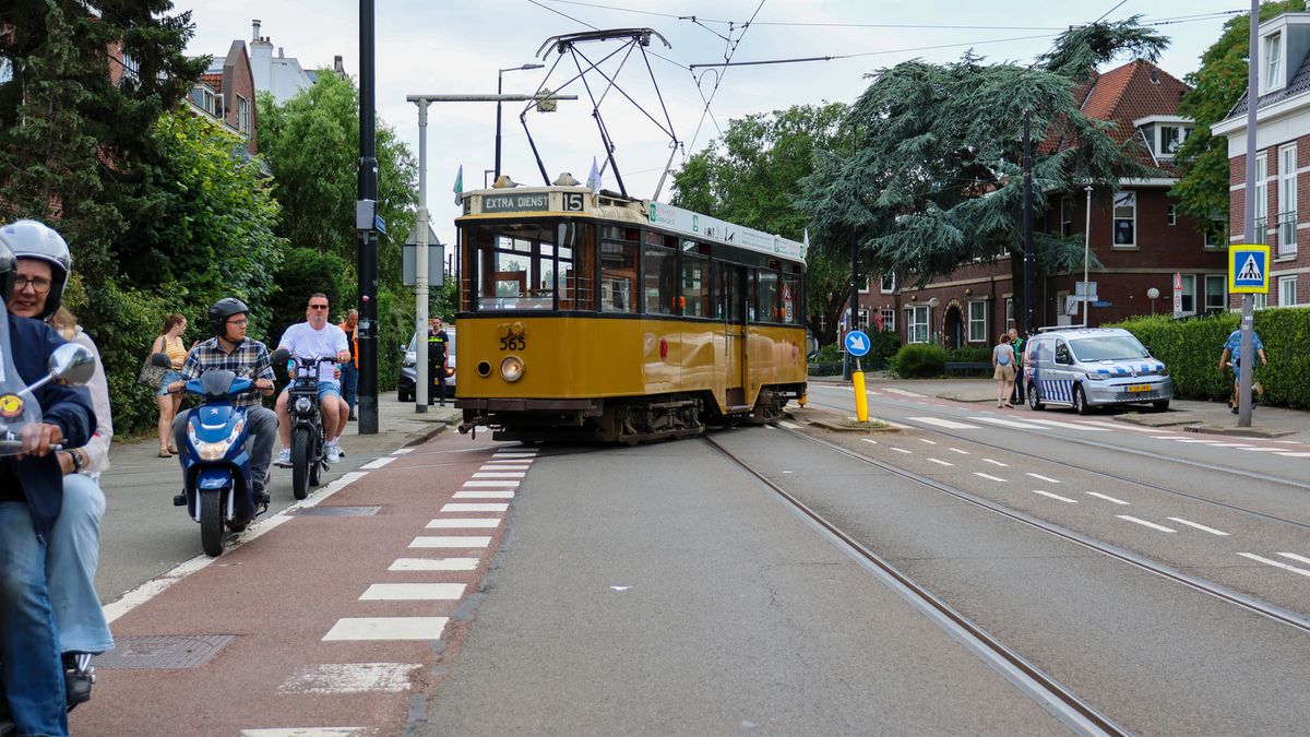 Wapens en drugs gevonden bij fouilleeractie | Bliksem slaat in schoorsteen in Oud-Alblas