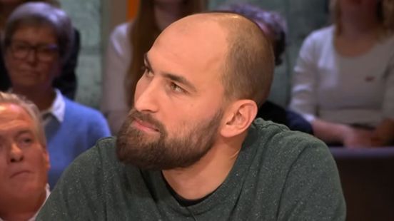 Voetballer Bas Dost blikt terug op zijn hartstilstand: 'Toen ik m'n vader zag, was het goed'