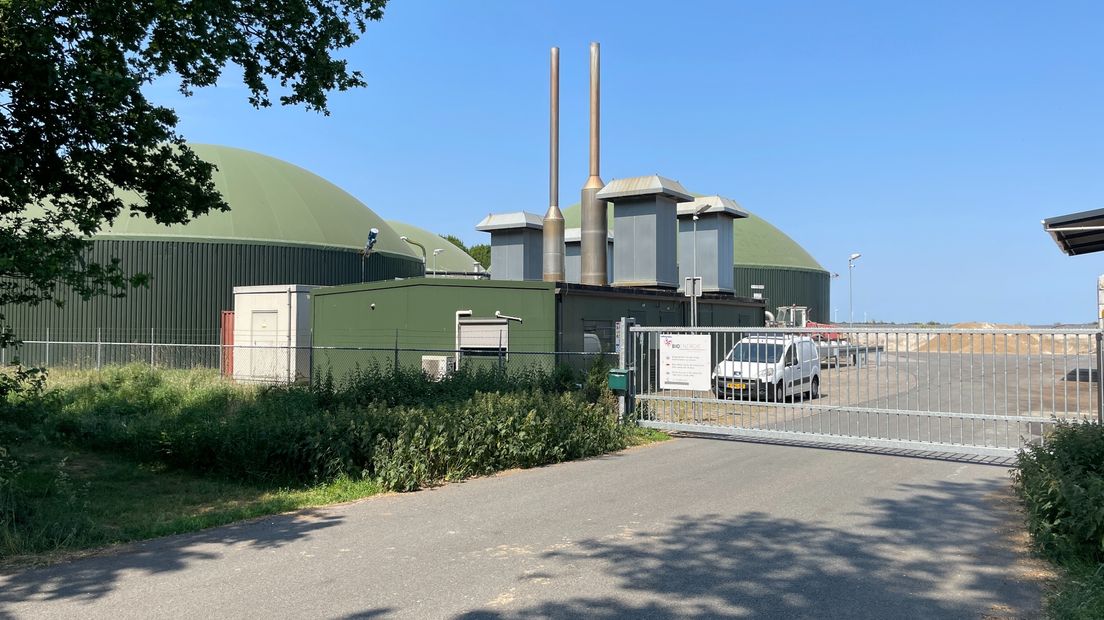 De mestvergister langs de Van Boekerenweg in Stadskanaal