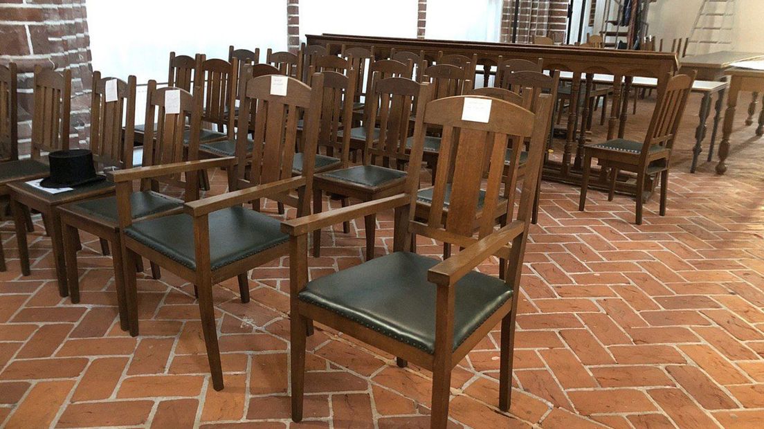 De meeste stoelen staan nu nog in de Marktpleinkerk in Winschoten