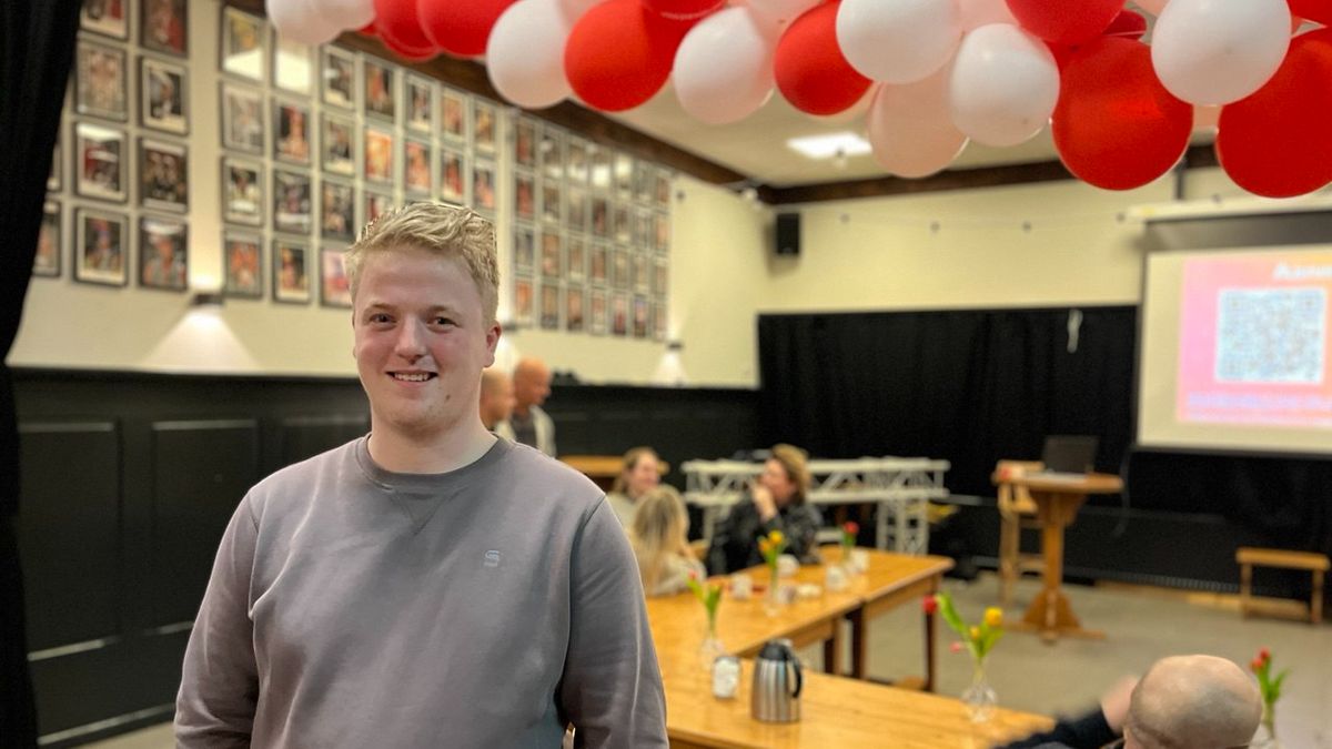 Cas uit Losser doet als eenling mee aan de carnavalsoptocht (en dat is maar goed ook)