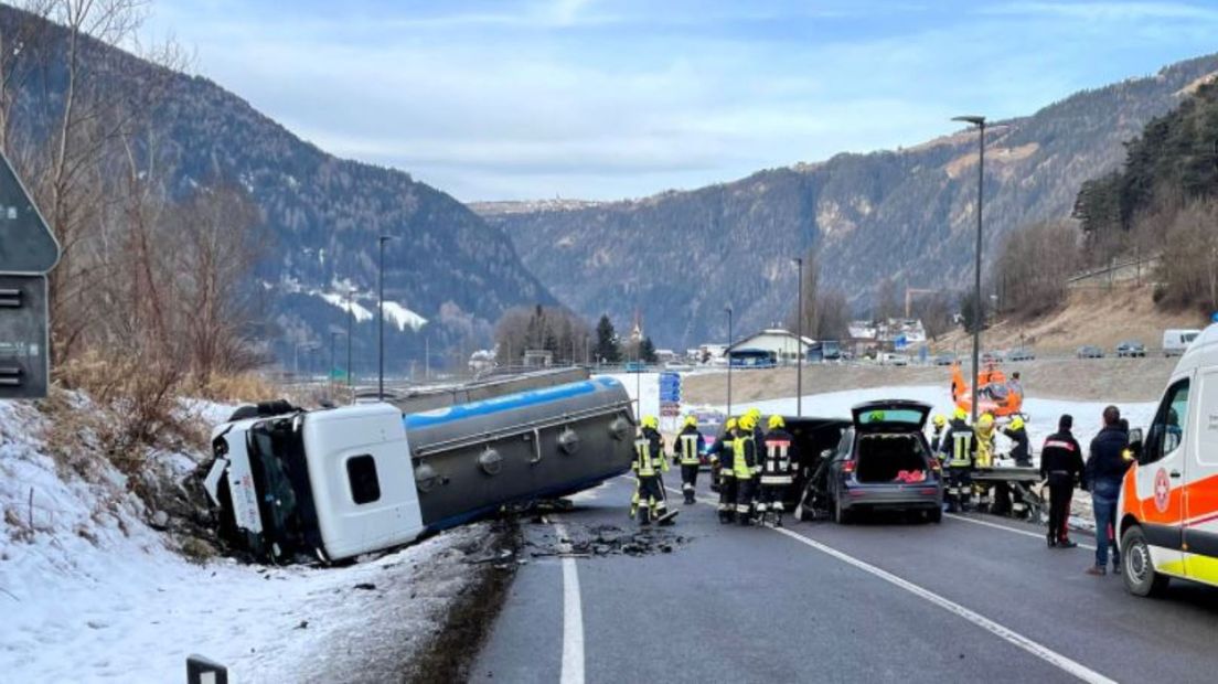 Een vrachtwagen botste frontaal op het taxibusje waarin Bruna Moura zat.