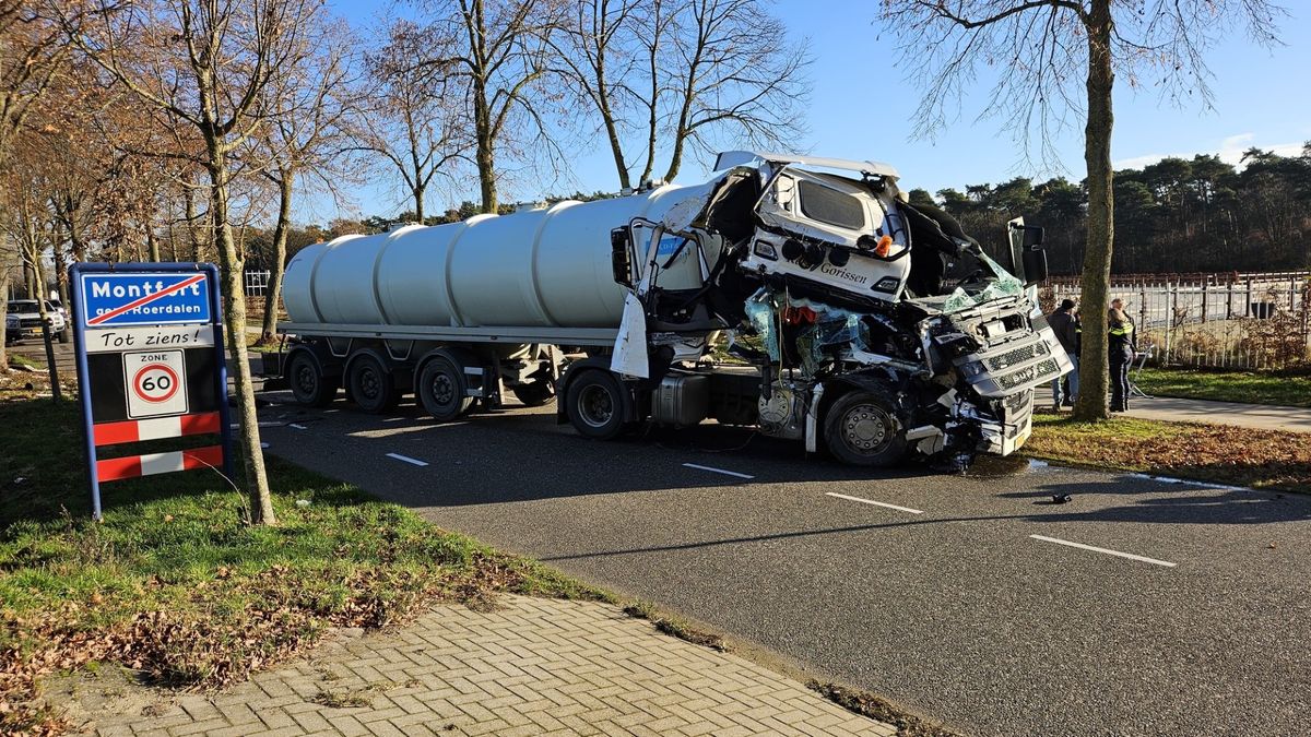 Vrachtwagen tegen boom in Montfort, bestuurder naar ziekenhuis