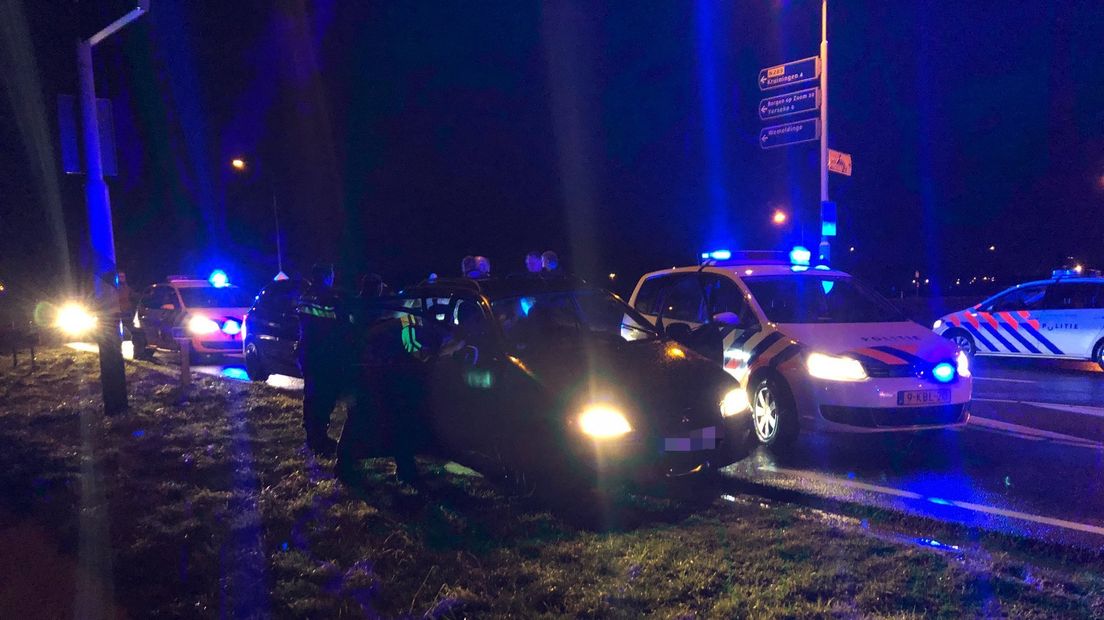 De politie reed de vluchtauto op de Oude Rijksweg in Kapelle klem.
