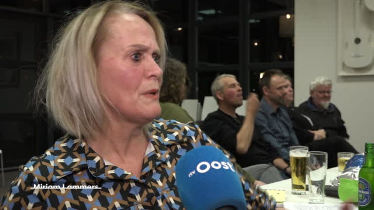 Toneelvereniging LUTO uit Luttenberg repeteert voor de allerlaatste voorstelling