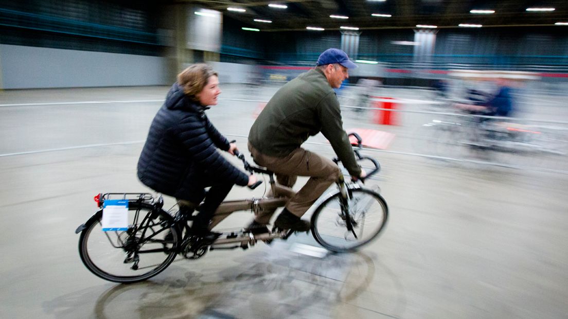 Bezoekers van de e-bike Xperience in Utrecht.