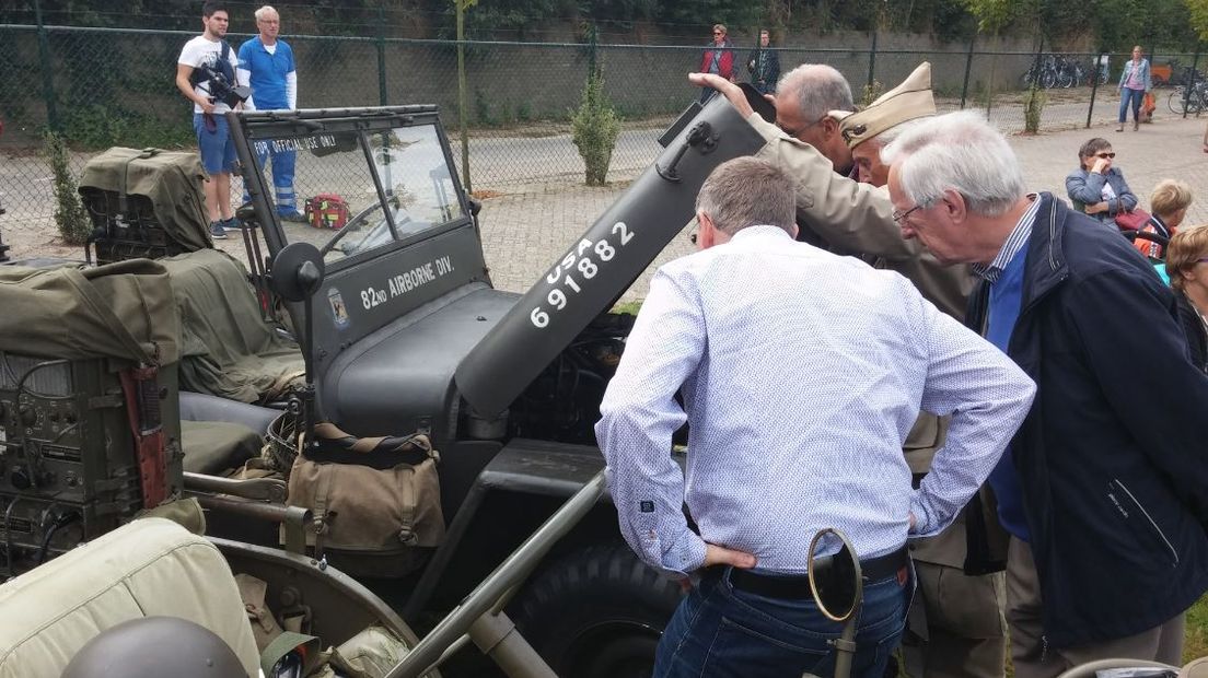 De provincie Gelderland trekt vier miljoen euro uit om de herinnering aan de bevrijding van Nederland in 1944 en 1945 levend te houden. De Gelderse staten zijn vandaag akkoord gegaan met het plan om het herinneringstoerisme in Gelderland beter en in samenwerking met andere partijen aan te pakken.