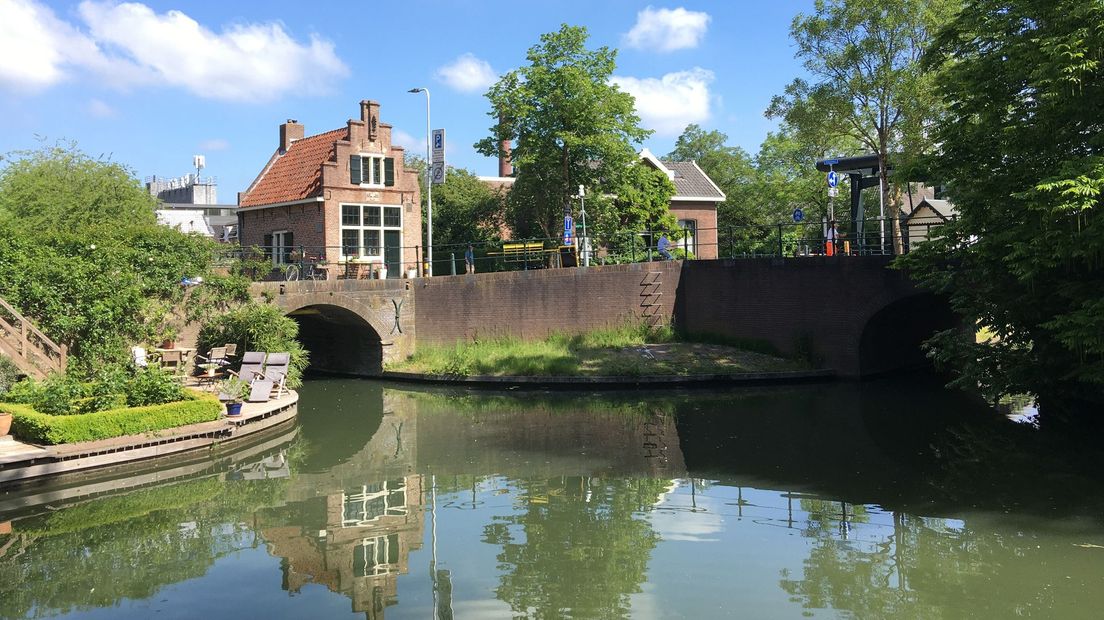 Het kleinste restaurant zit in een voormalig brandspuithuisje uit 1622.