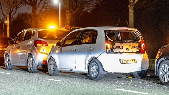Botsing tussen drie auto's veroorzaakt verkeersopstopping bij Takenhofplein