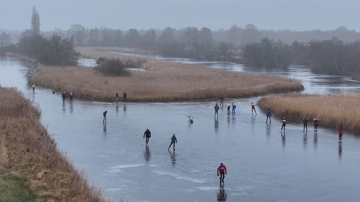 Schaatsers genieten van hun 'geheime plekje' in de Weerribben-Wieden