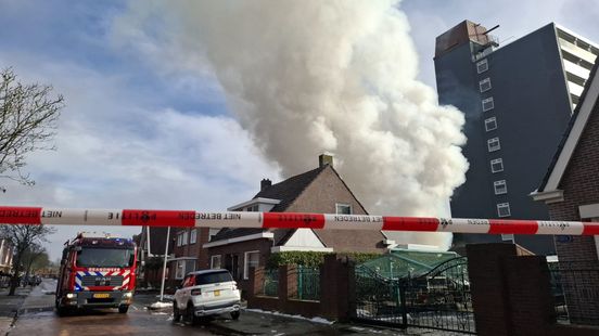 112-nieuws maandag 16 februari: Schuurbrand in Hoogezand niet overgeslagen naar woning • Ongevallen door gladheid. 112-nieuws maandag 16 februari: Schuurbrand in Hoogezand niet overgeslagen naar woning • Ongevallen door gladheid.