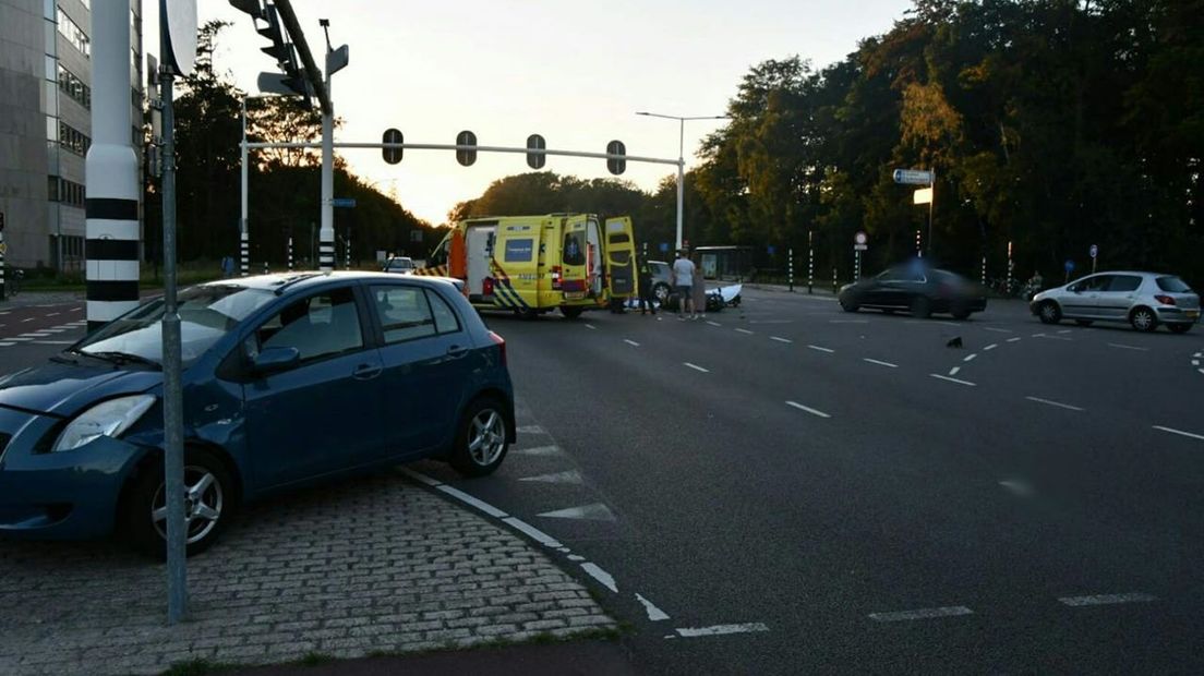 Motorrijdster gewond bij aanrijding in Enschede