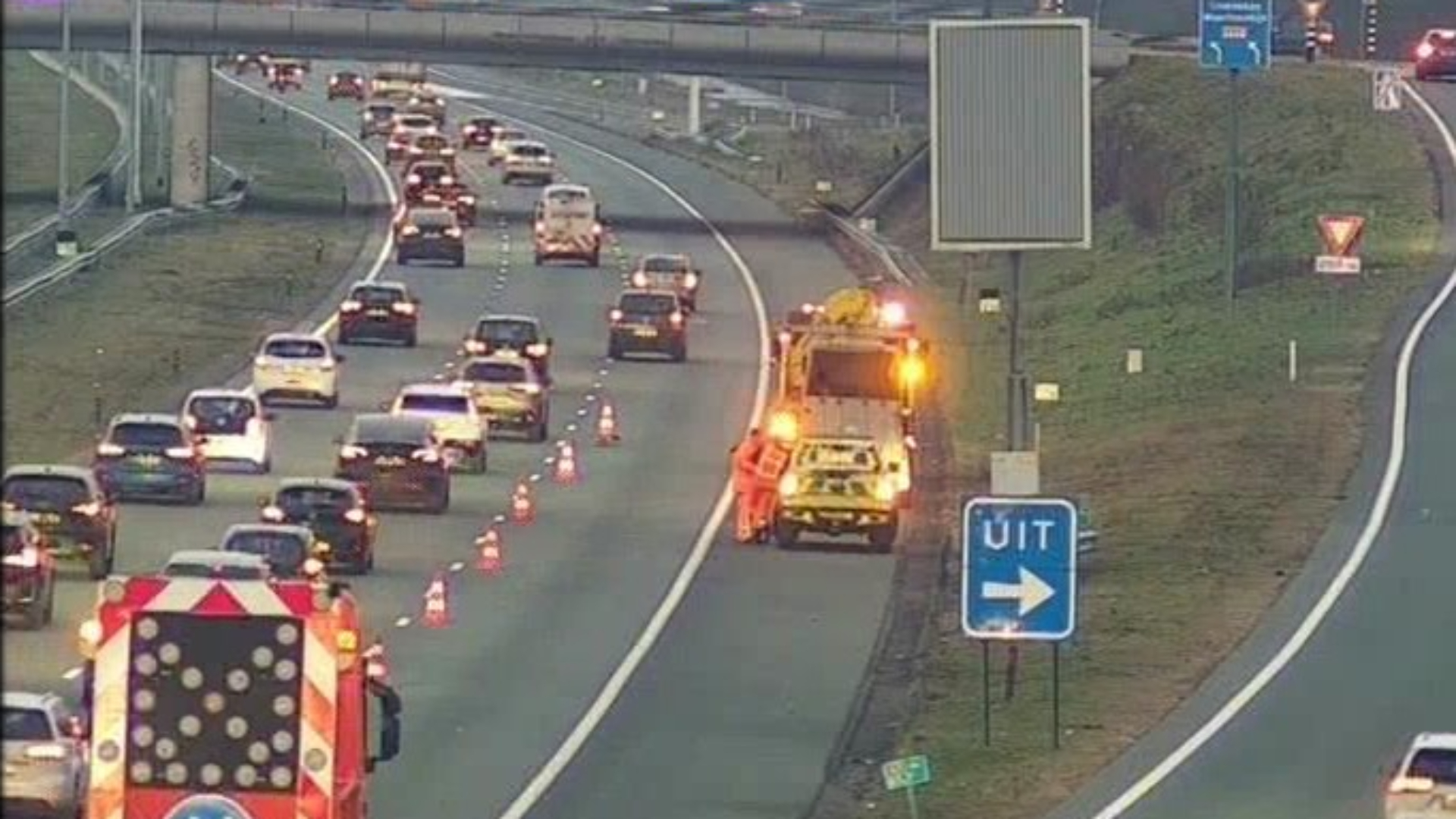 Paardentrailer met pech zorgt voor file op A27
