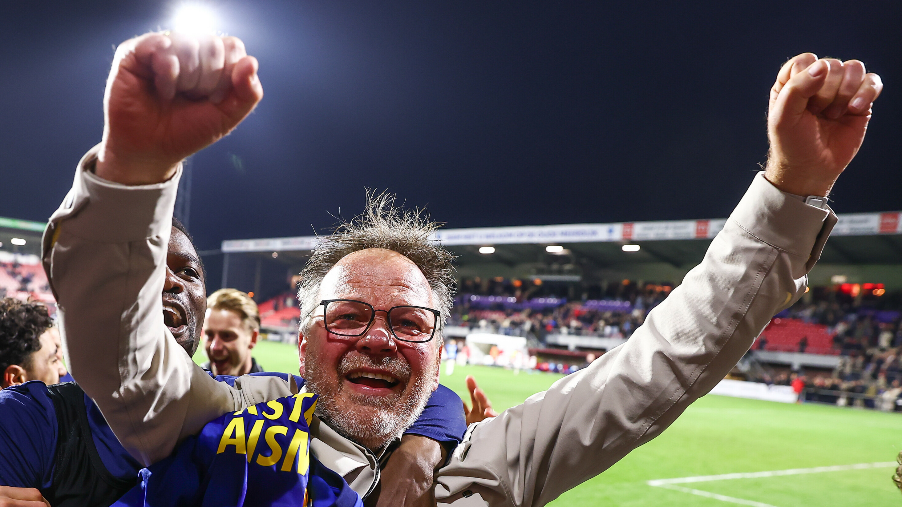 Opfolger Henk de Jong moat 'jonge, moderne' trainer wurde: "Die de club kan helpen in de volgende stap"