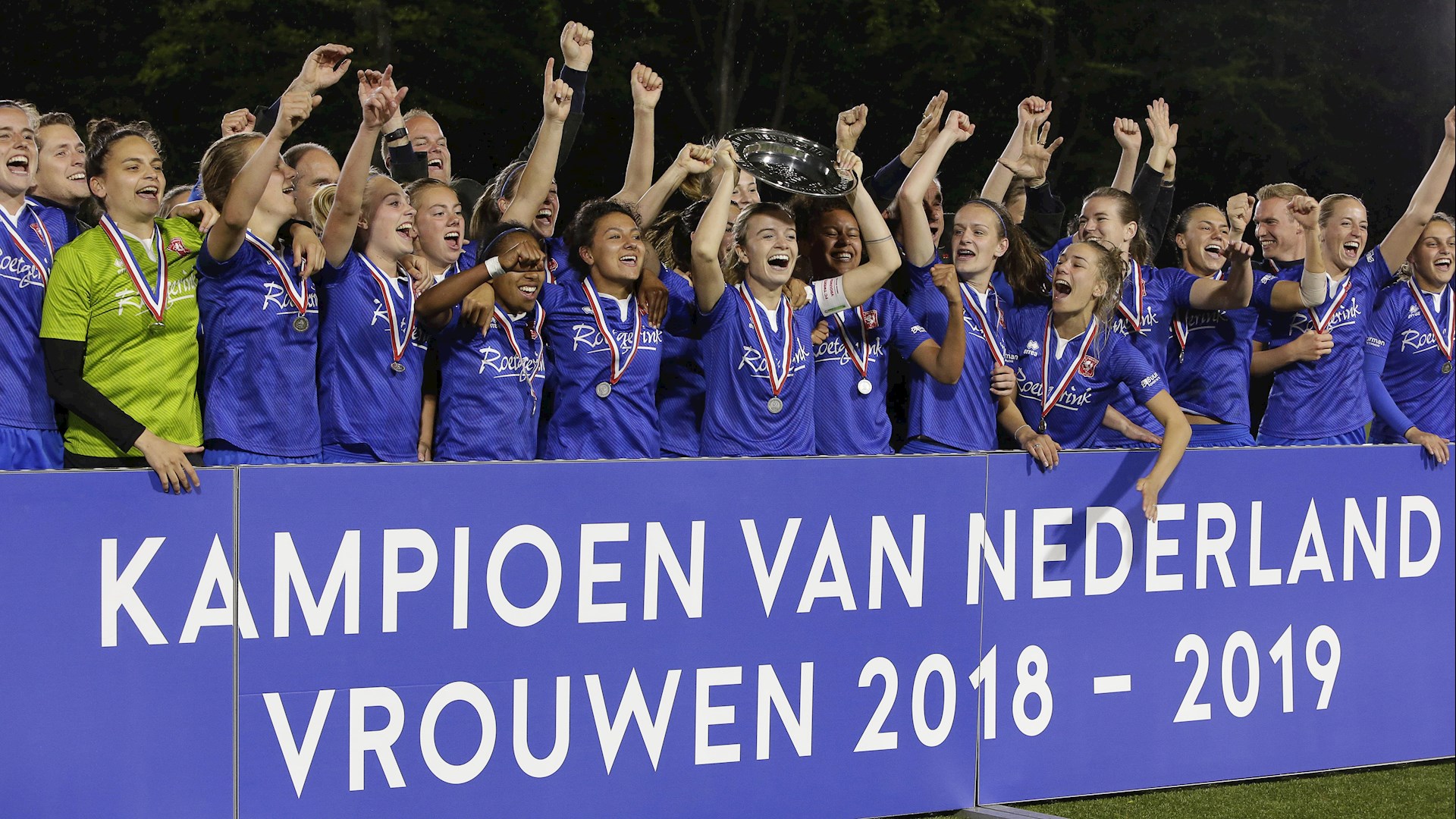 FC Twente Vrouwen Landskampioen Na Zege In Blessuretijd - RTV Oost