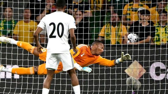 Oranje en Curaçao beginnen WK · Van Es pakt NK-titel