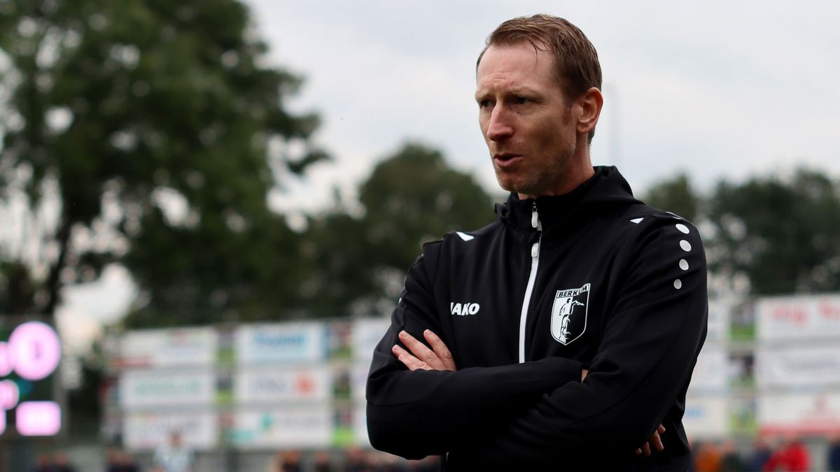 Verschil van inzicht zorgt voor vertrek trainer Arno Hoekstra bij Berkum