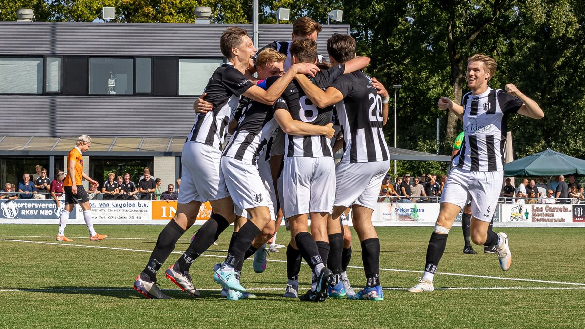 NEO ontdoet zich van Heino en is trotse koploper van Vierde Divisie