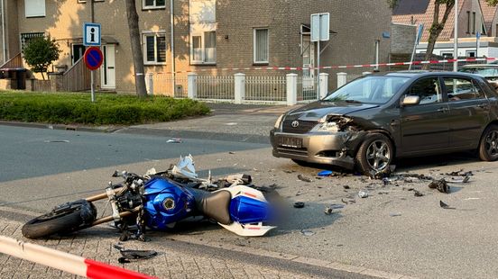 Motorrijder naar ziekenhuis na aanrijding | Wietplantage gevonden in bedrijfspand. Motorrijder naar ziekenhuis na aanrijding | Wietplantage gevonden in bedrijfspand.