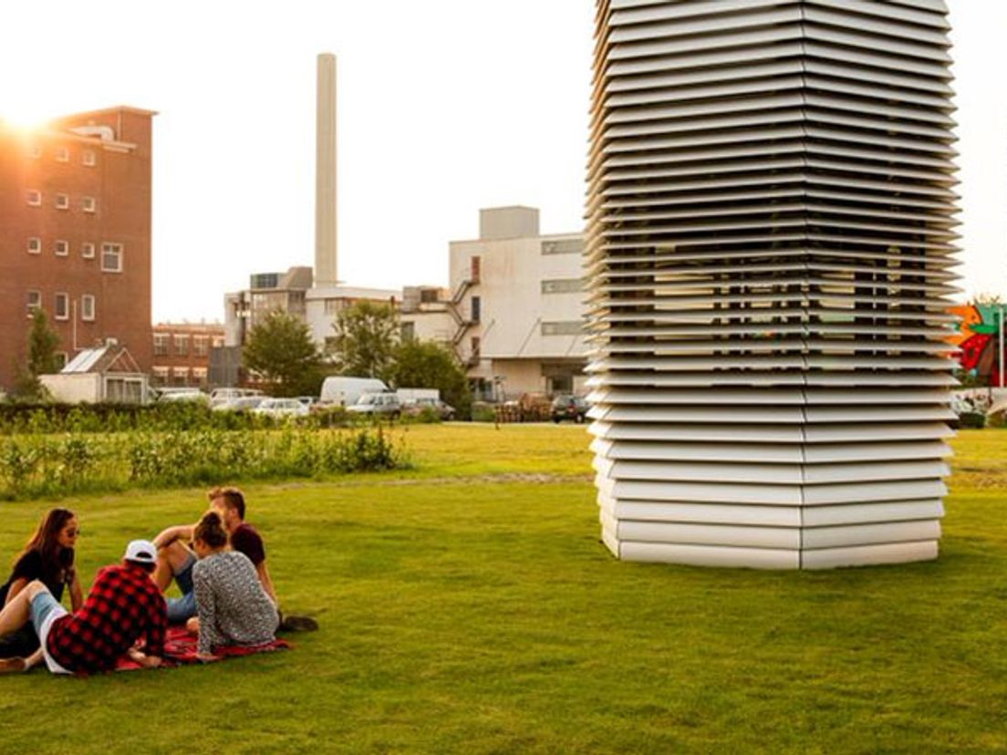 Daan Roosegaarde's anti-smog tower in Rotterdam-West