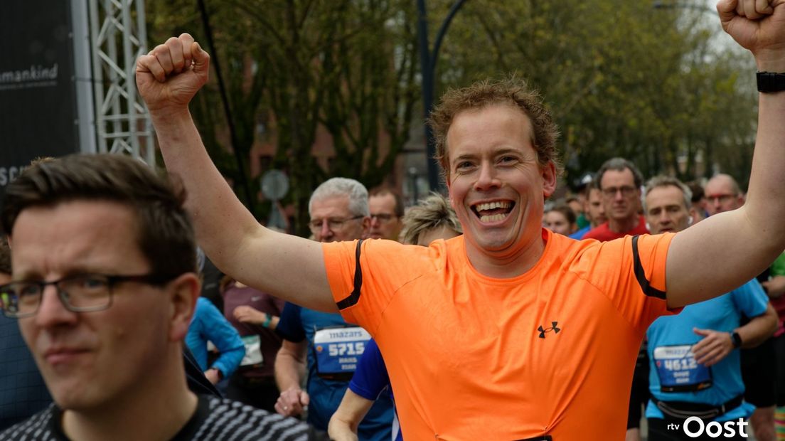 Enthousiaste deelnemers aan de Enschede Marathon