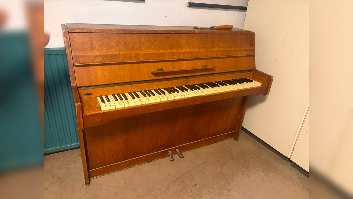 Oude piano Harry Bannink eerste pronkstuk Annie M.G. Schmidt huis in Kapelle, nu het geld nog: 'We g