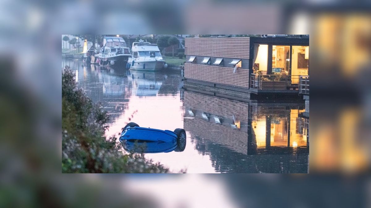 Bestuurder verliest macht over stuur en belandt in het water bij Stroobos
