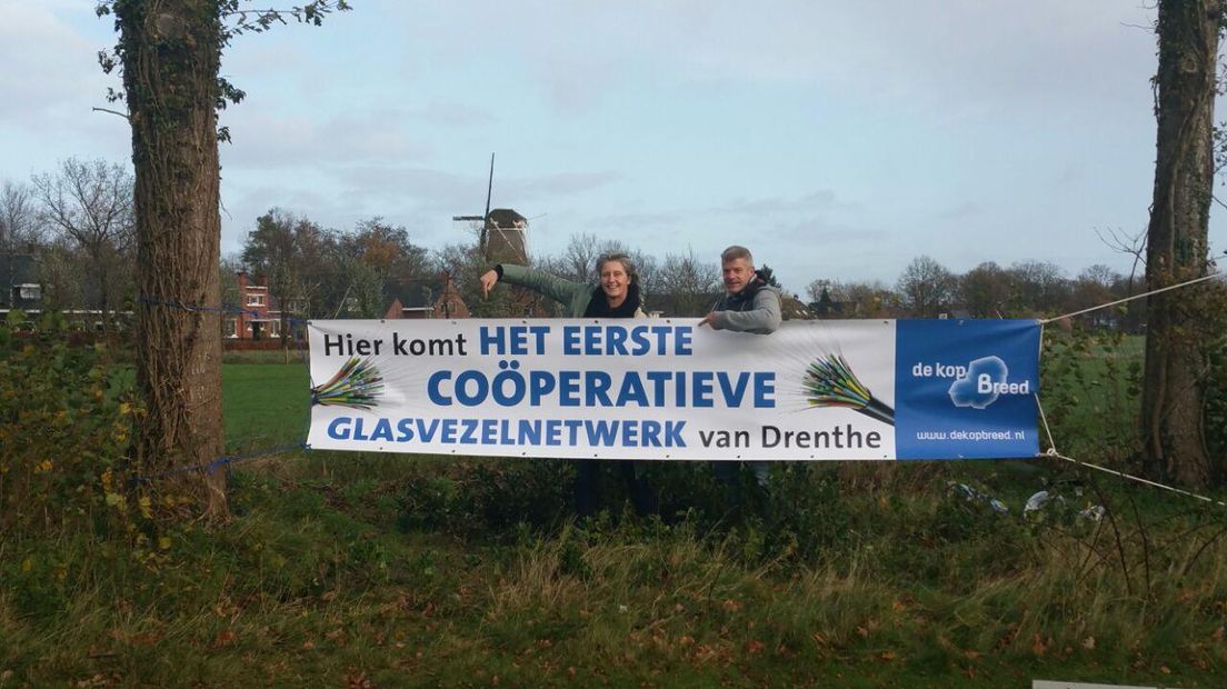 De eerste stapjes voor de aanleg van glasvezel in Roderwolde (Rechten: Janet Oortwijn / RTV Drenthe)