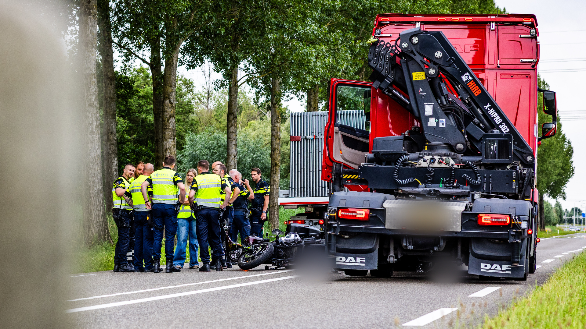 De motorrijder overleefde het ongeluk niet.