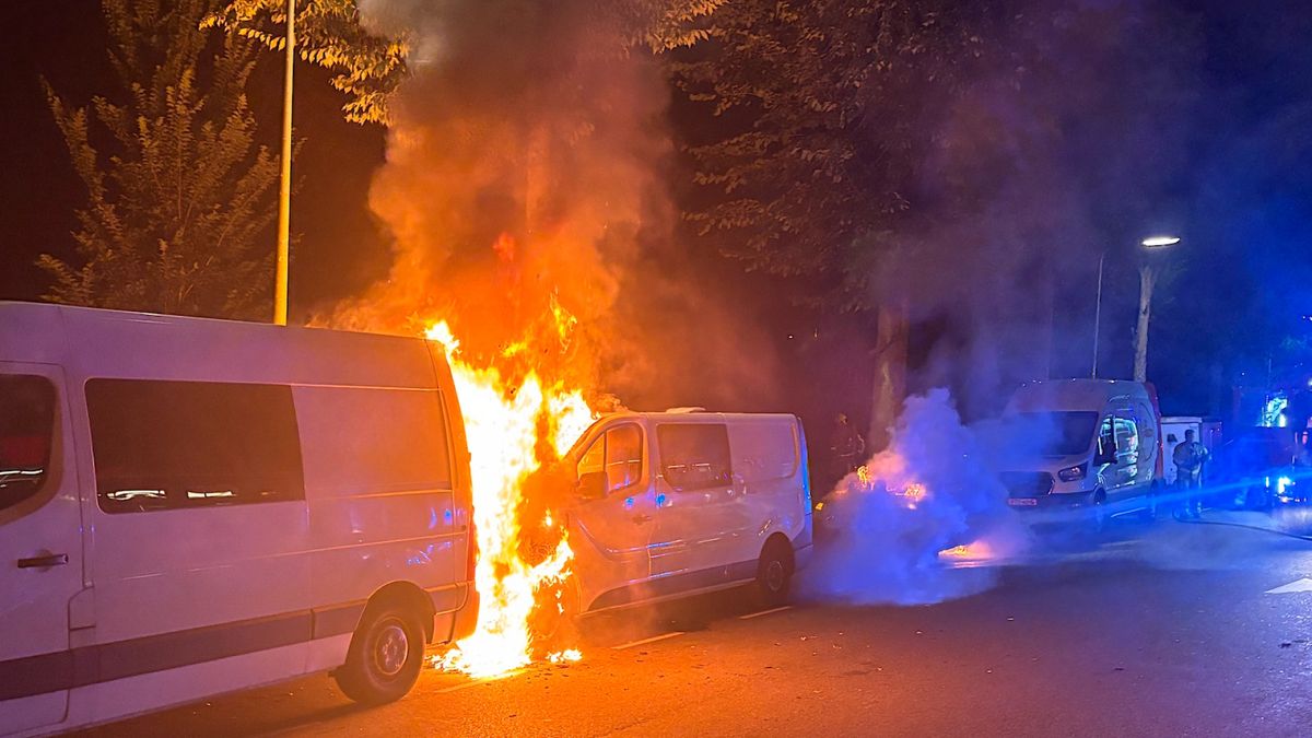 Meerdere auto’s in brand op Meppelweg in Morgenstond