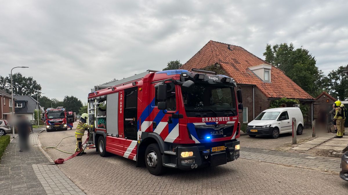 Woningbrand Raalte, bewoner op tijd gewekt door buurman