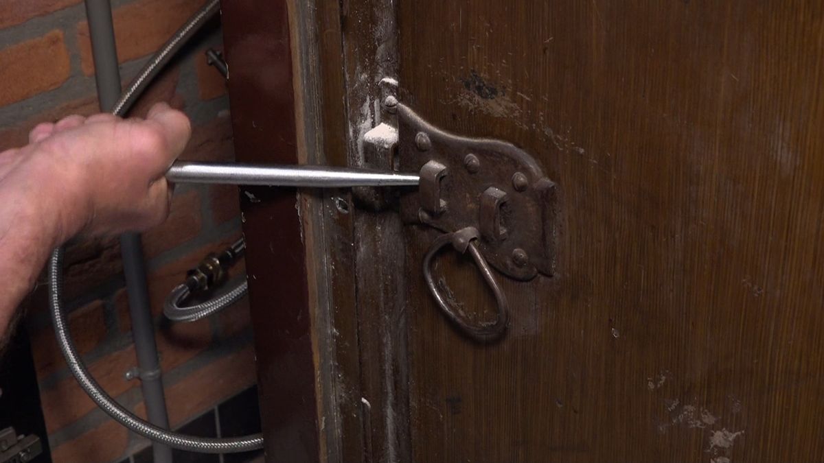 Wat zit er in die oude schoolkluis in Nieuwe Pekela?