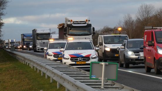 Files op A28 bij Hoogeveen door meerdere botsingen.